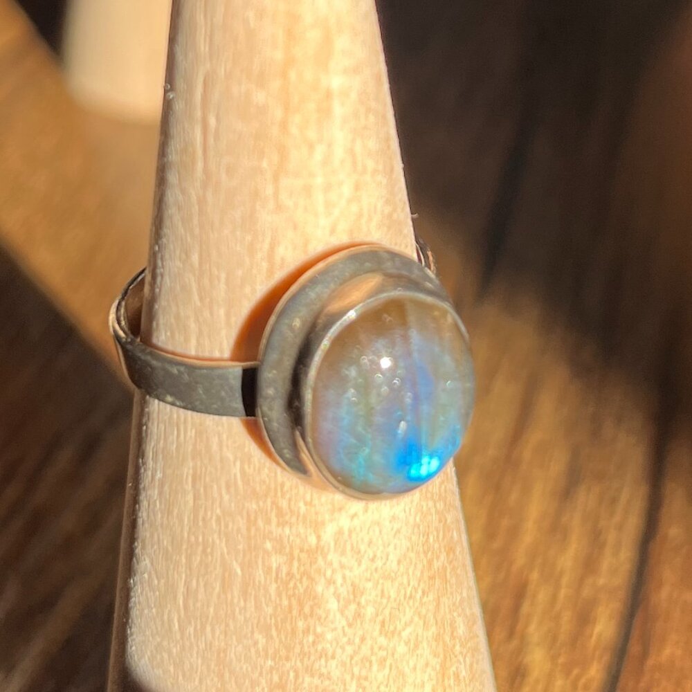 Stunning Silver And Labradorite Ring - image 4